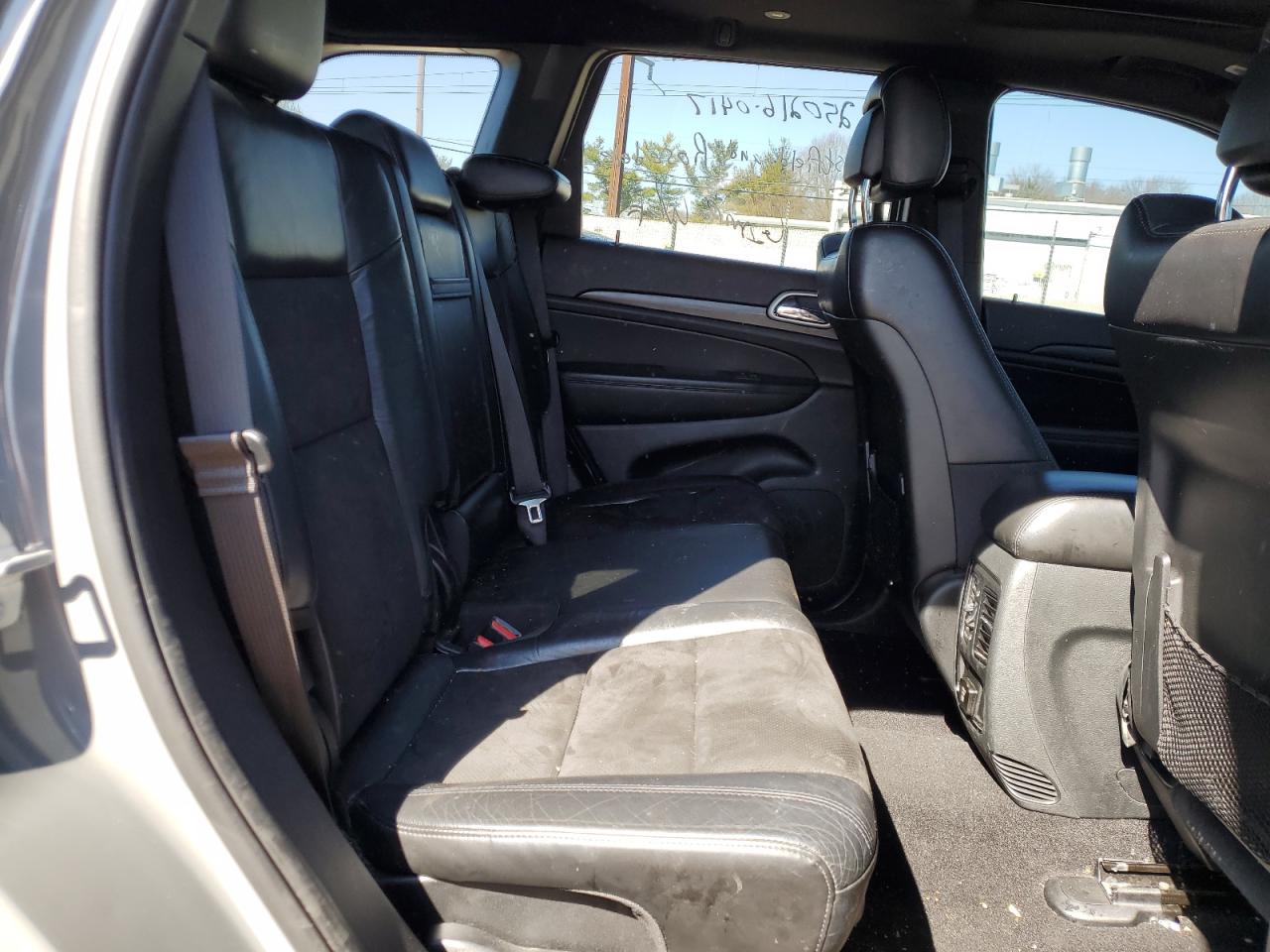 2020 Jeep Grand Cherokee - Image 11