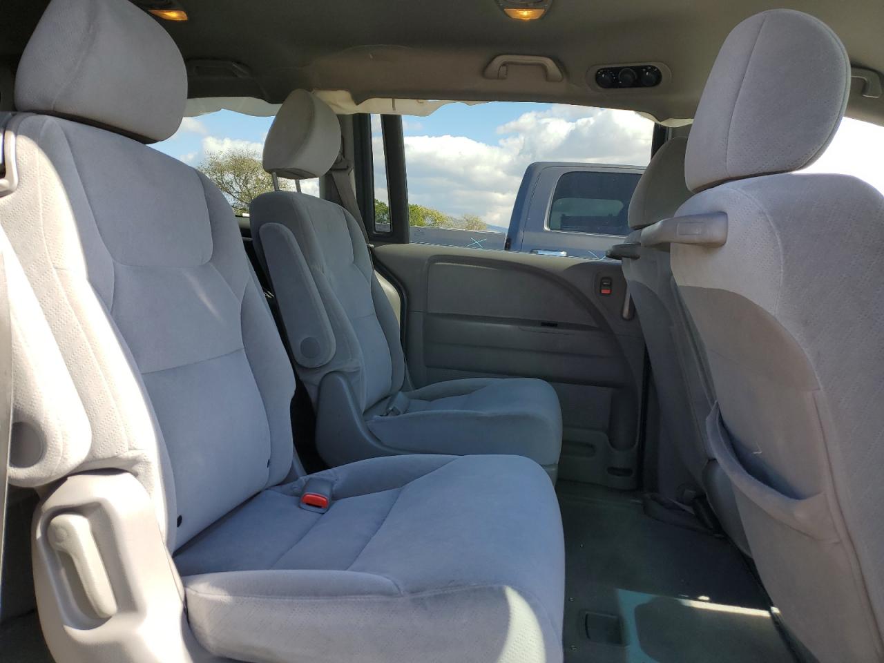 2010 Honda Odyssey - Image 11