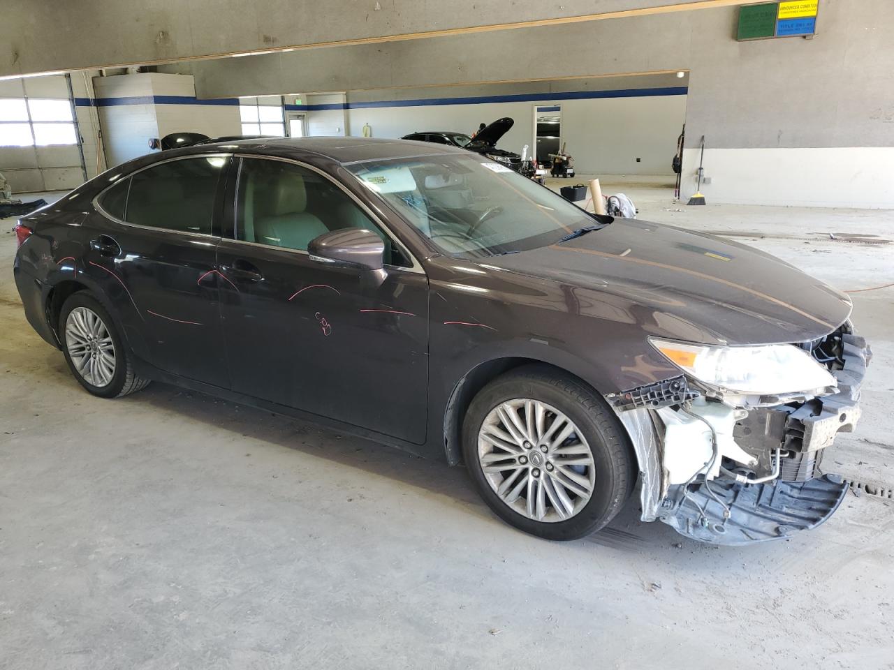 2015 Lexus ES - Image 4
