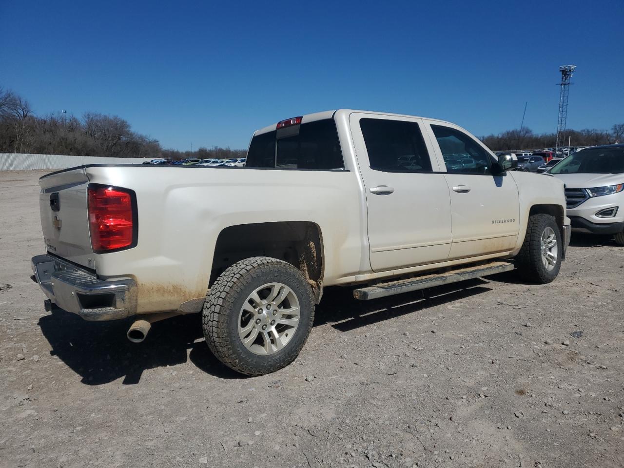 2015 Chevrolet Silverado - Image 3