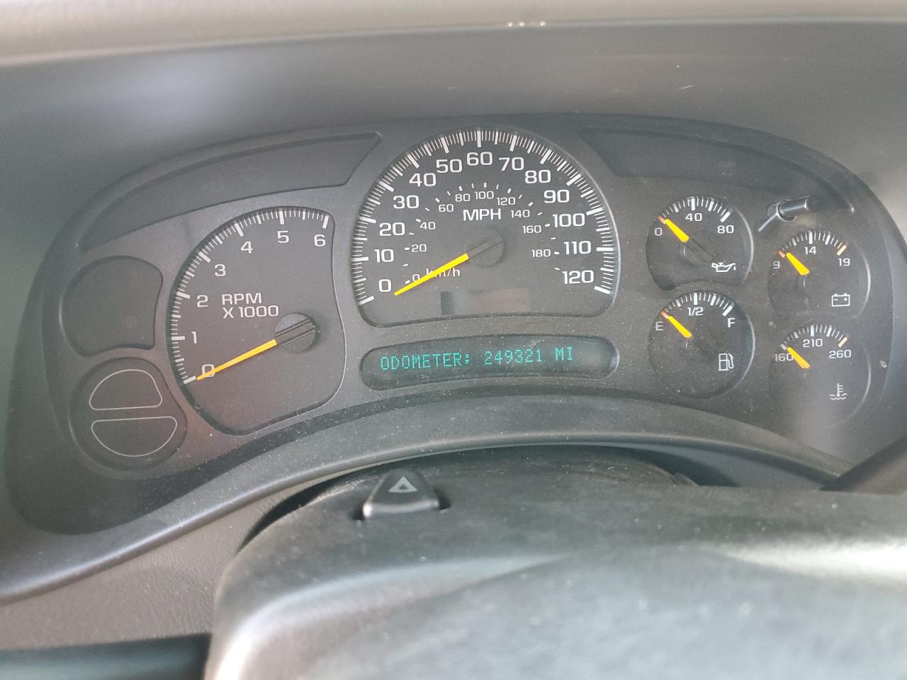 2005 Chevrolet Tahoe - Image 9