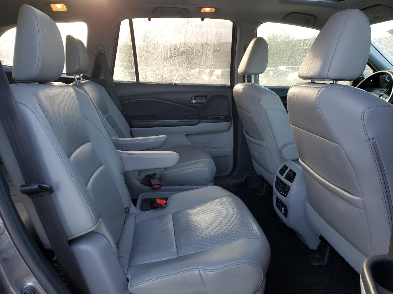 2016 Honda Pilot - Image 11