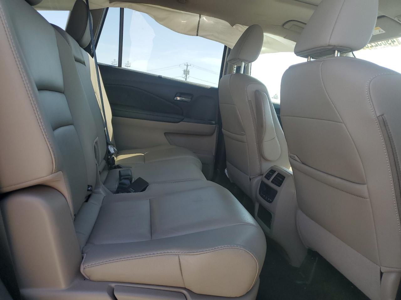 2020 Honda Pilot - Image 11