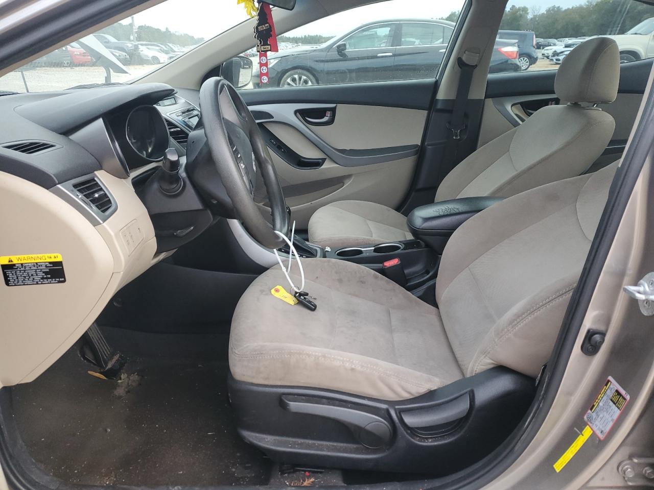2015 Hyundai Elantra - Image 7