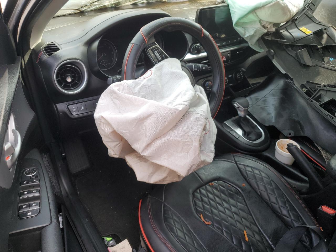 2024 Kia Forte - Image 8