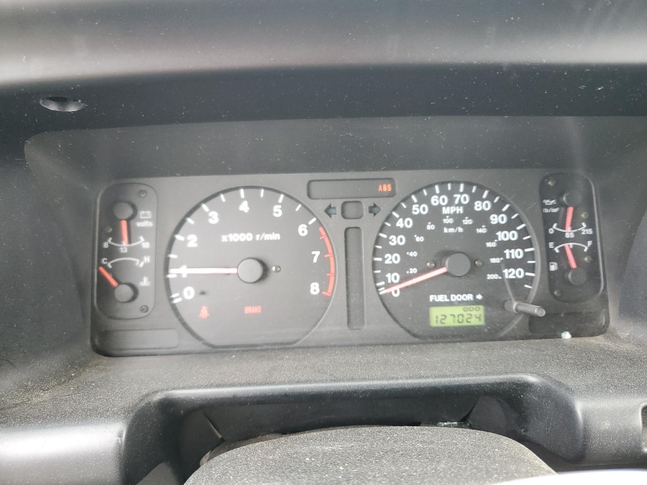 1999 Isuzu Trooper - Image 9