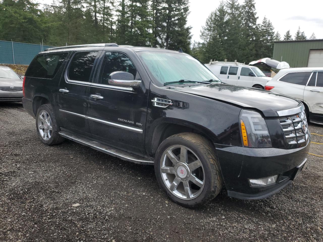 2013 Cadillac Escalade - Image 4