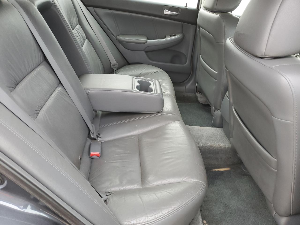 2004 Honda Accord - Image 10