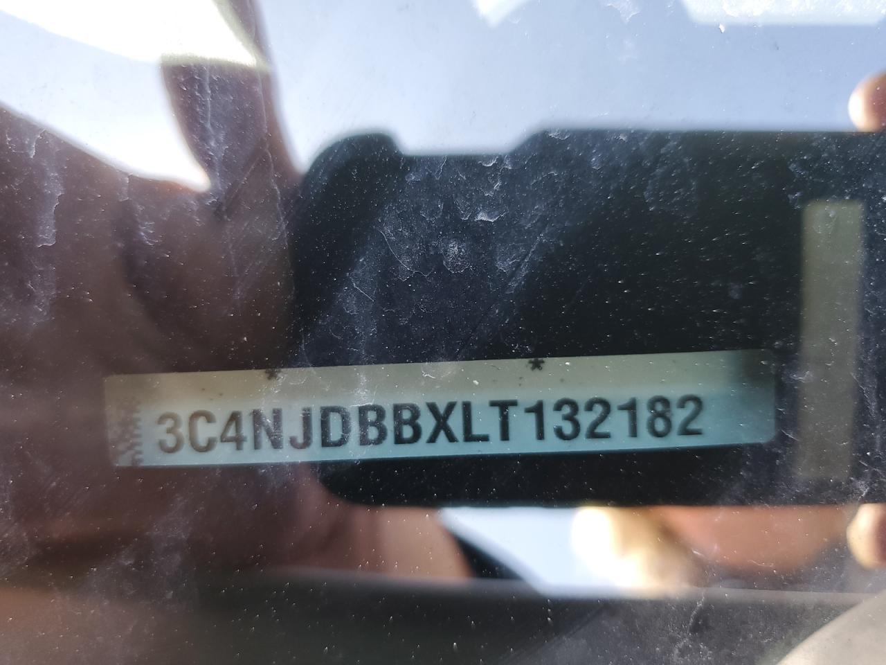 2020 Jeep Compass - Image 16