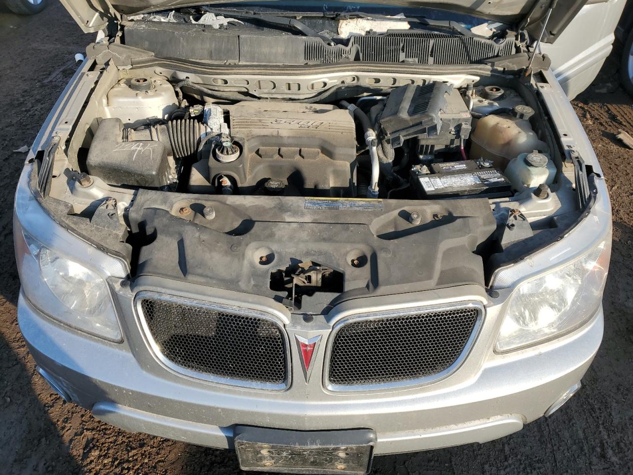2007 Pontiac Torrent - Image 11