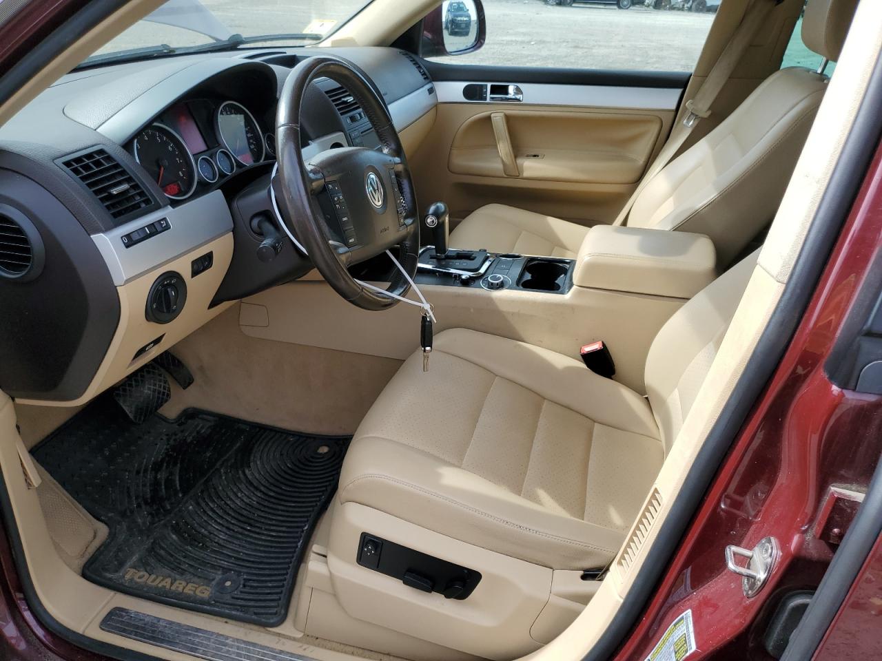 2009 Volkswagen Touareg - Image 7