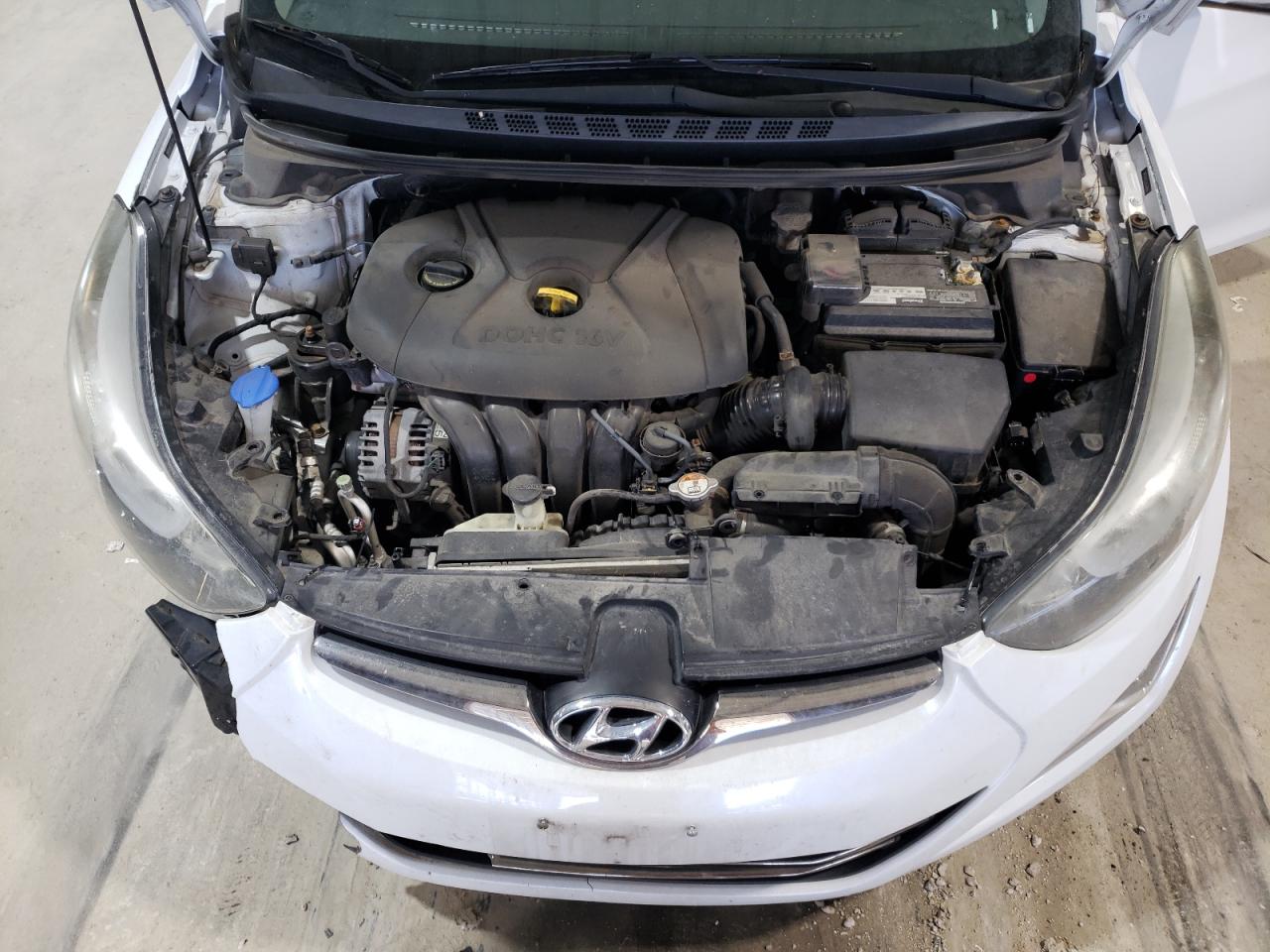 2016 Hyundai Elantra - Image 11