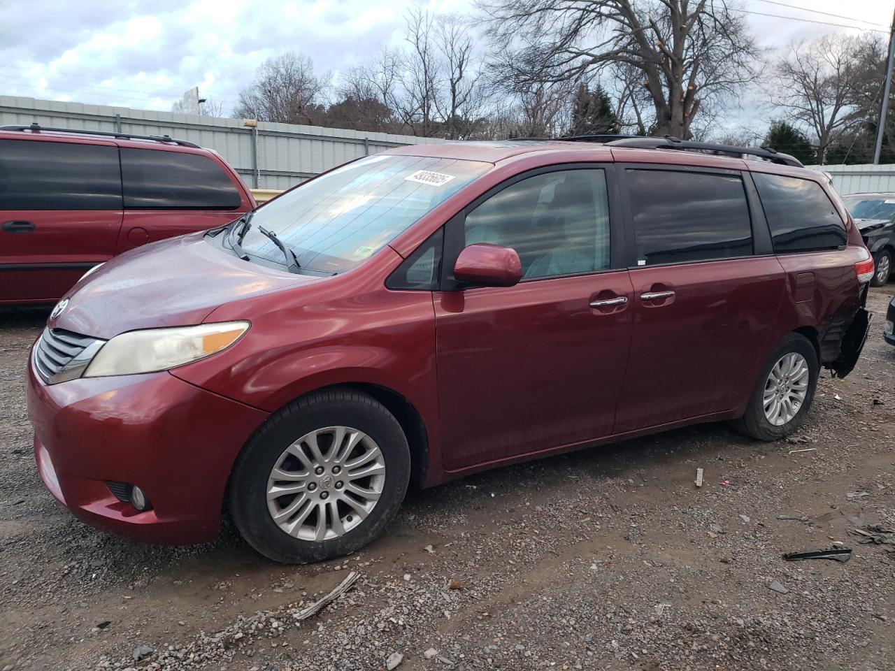 2011 Toyota Sienna - Image 1