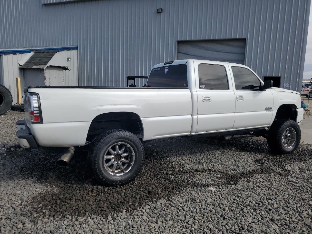 2006 Chevrolet Silverado - Image 3