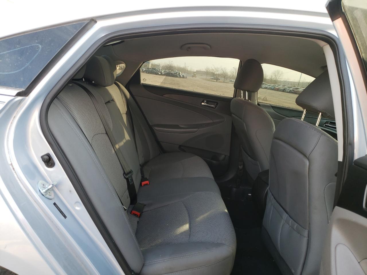 2014 Hyundai Sonata - Image 10