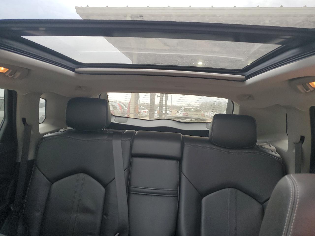 2015 Cadillac SRX - Image 10