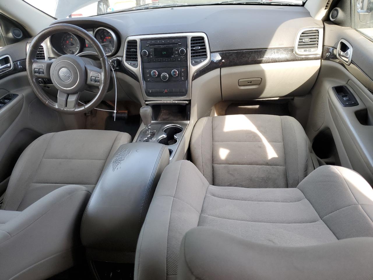 2011 Jeep Grand Cherokee - Image 8