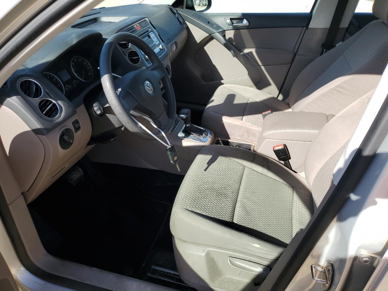 2009 Volkswagen Tiguan - Image 7
