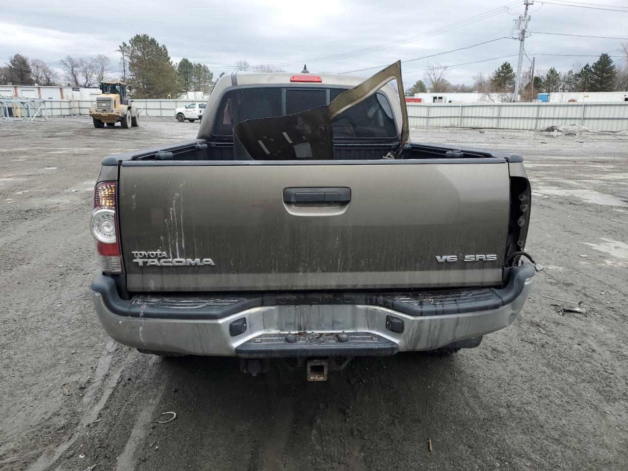 2015 Toyota Tacoma - Image 6