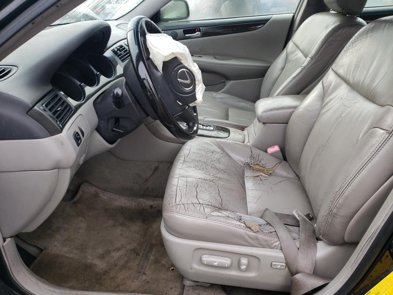 2004 Lexus ES - Image 7
