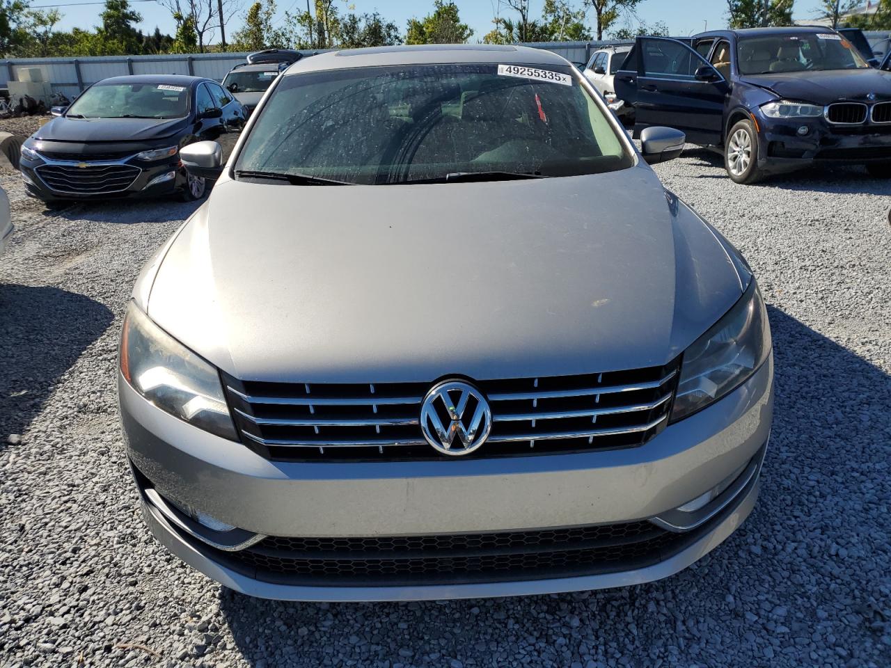 2014 Volkswagen Passat - Image 5