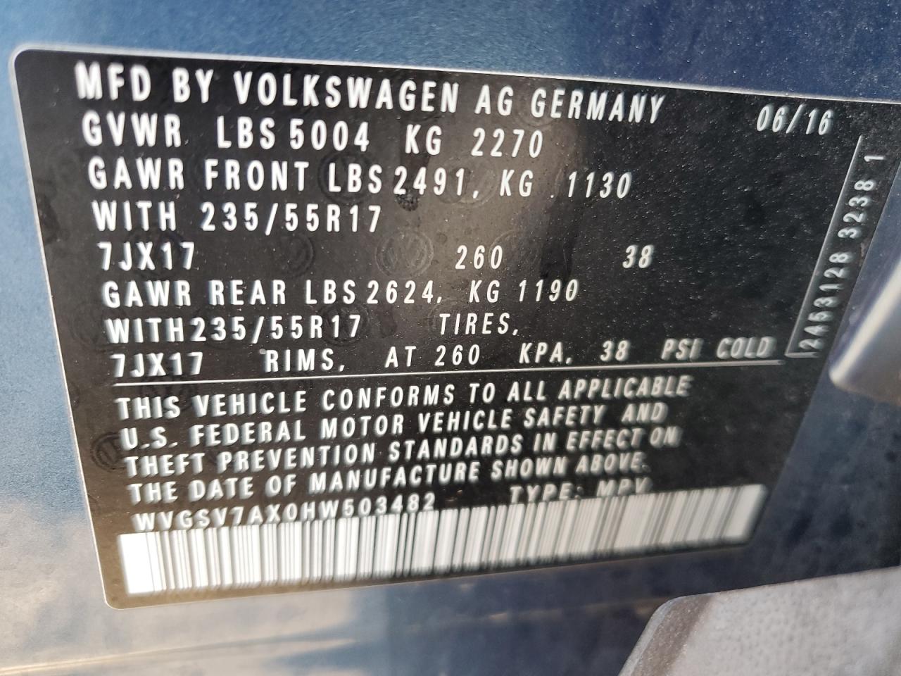 2017 Volkswagen Tiguan - Image 12