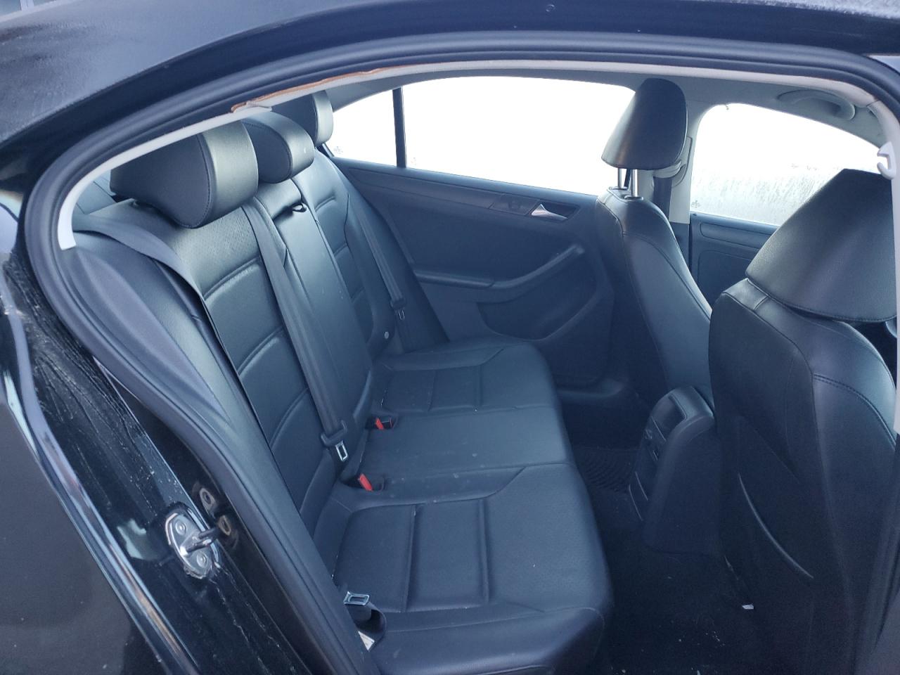 2014 Volkswagen Jetta - Image 10