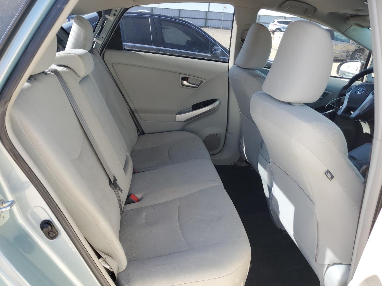 2013 Toyota Prius - Image 10