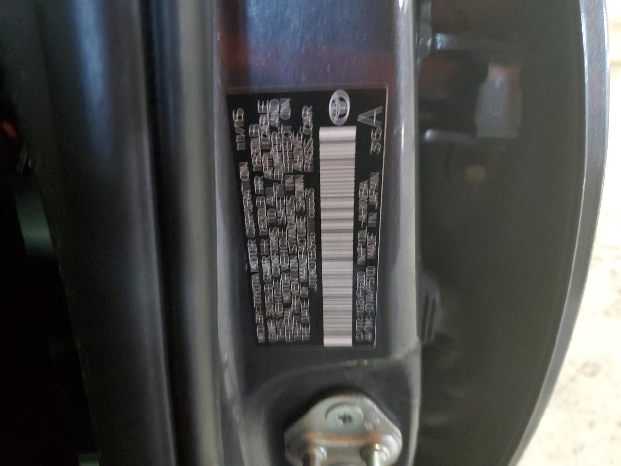 2016 Toyota Prius - Image 12