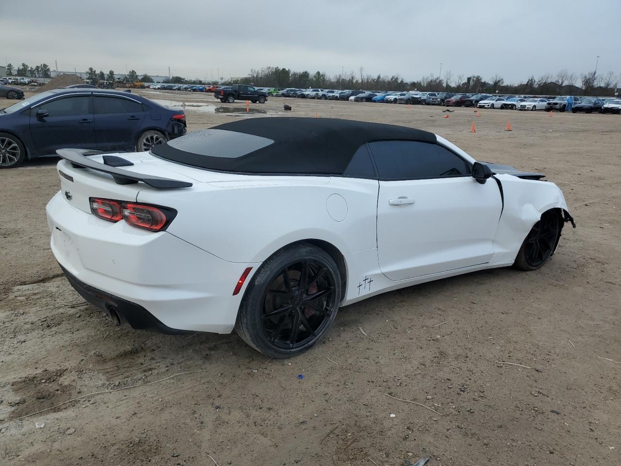 2020 Chevrolet Camaro - Image 3