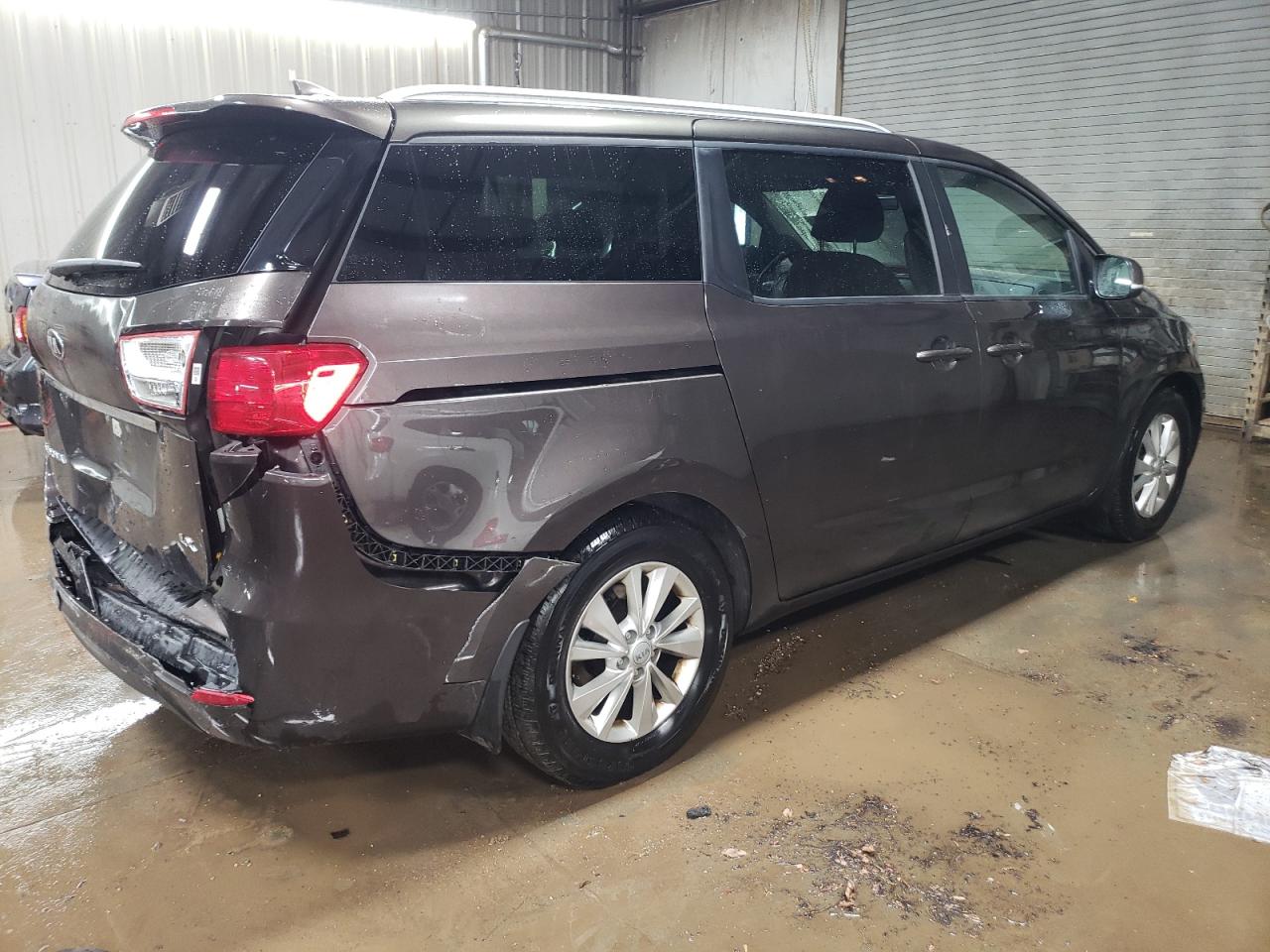 2017 Kia Sedona - Image 3