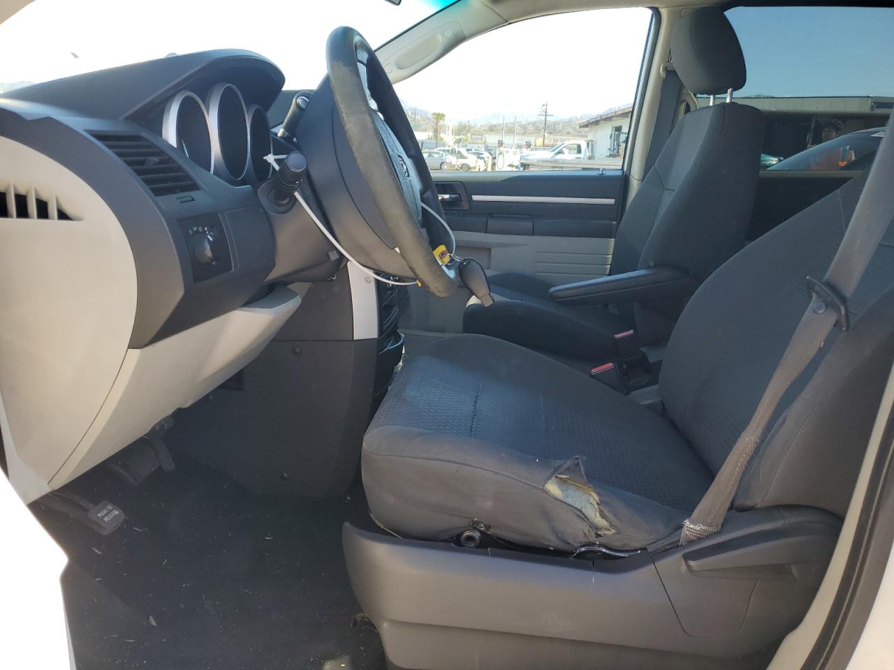 2010 Dodge Caravan - Image 7
