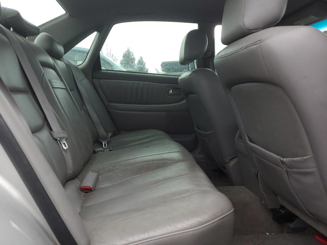 2003 Toyota Avalon - Image 10