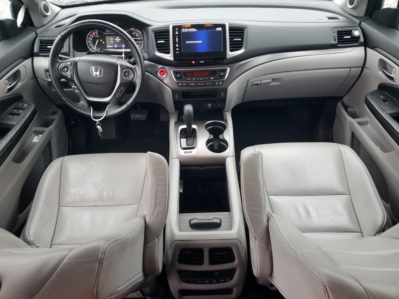 2017 Honda Pilot - Image 8