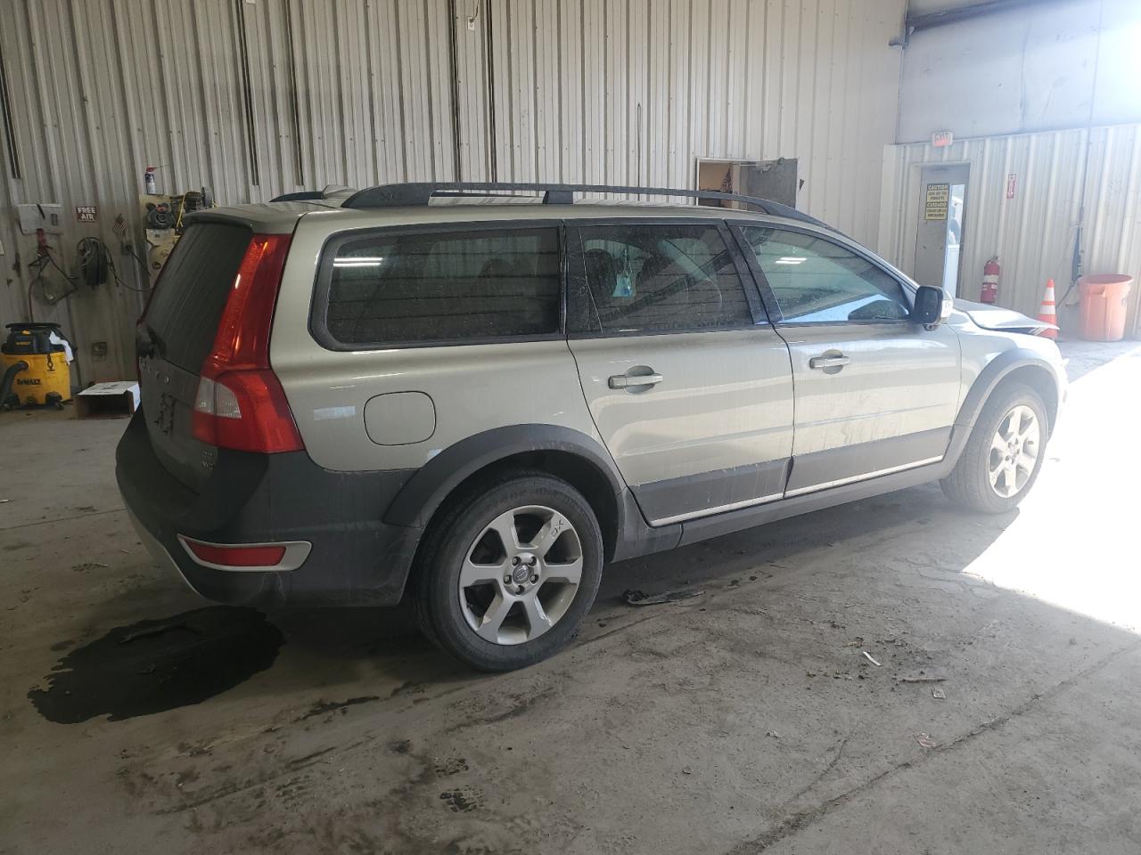 2008 Volvo XC70 - Image 3