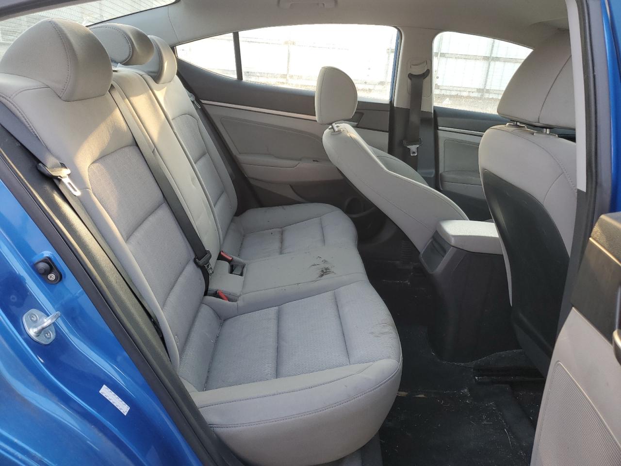 2017 Hyundai Elantra - Image 10