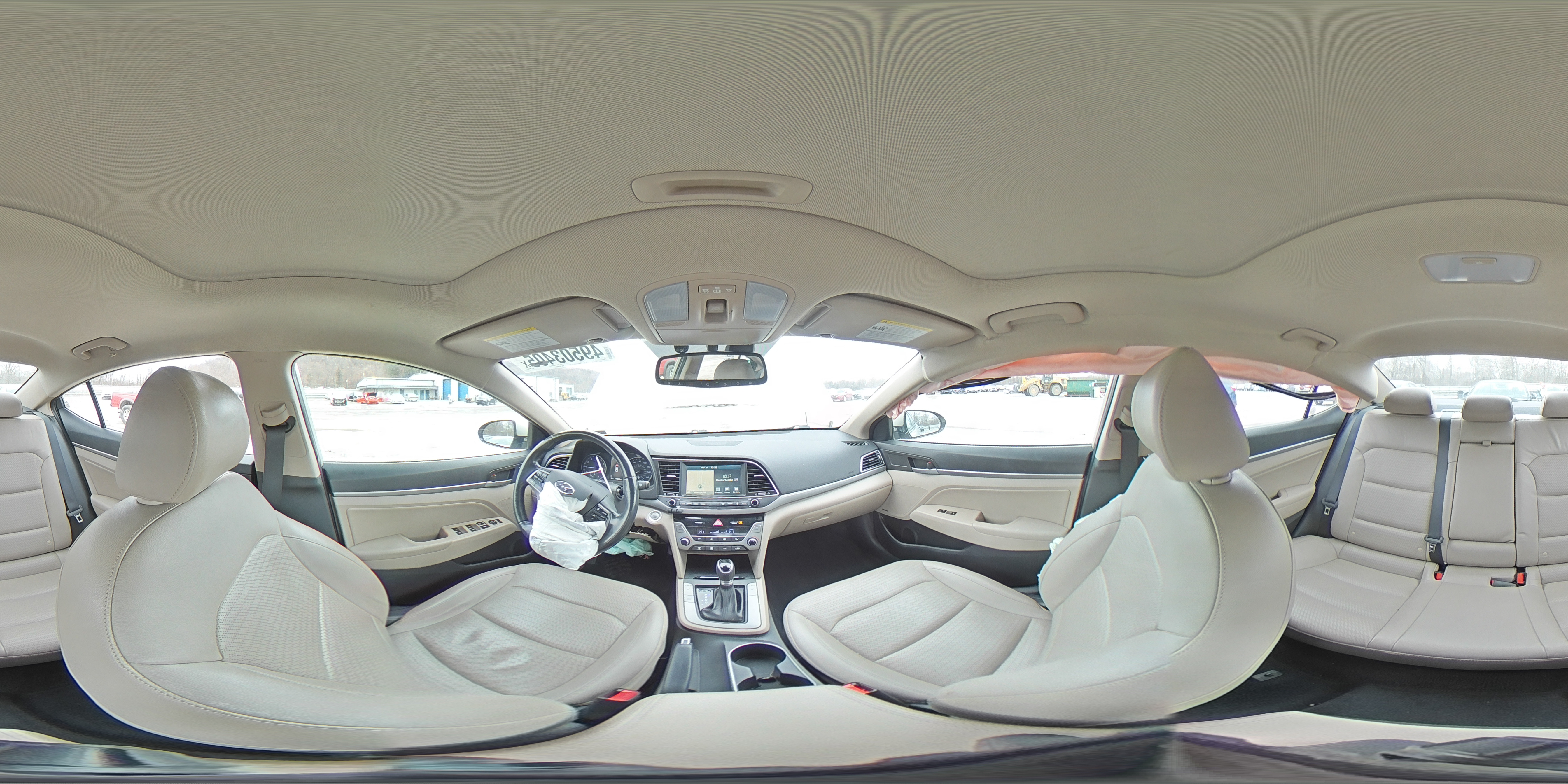 2017 Hyundai Elantra - Image 13