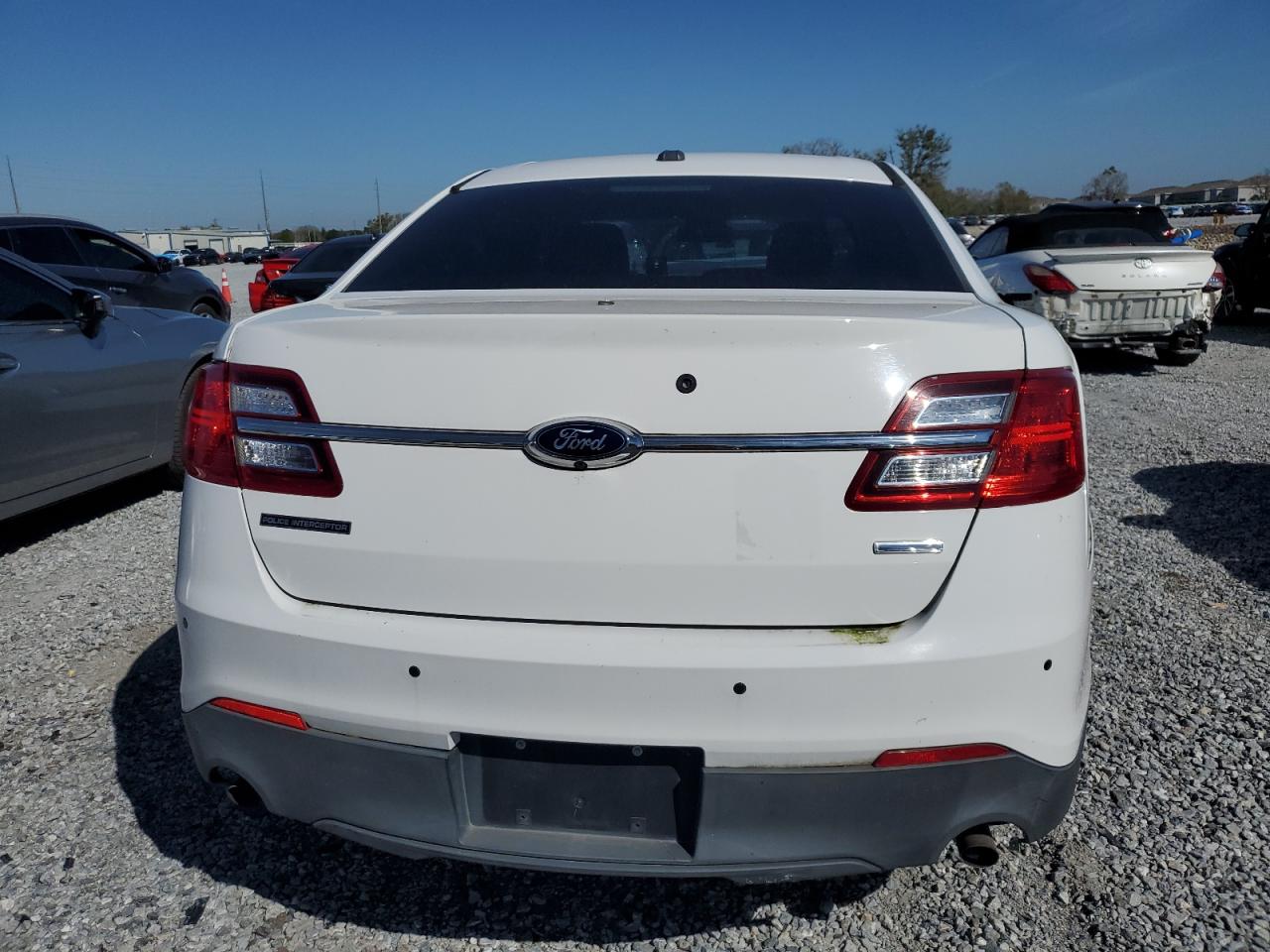 2015 Ford Taurus - Image 6