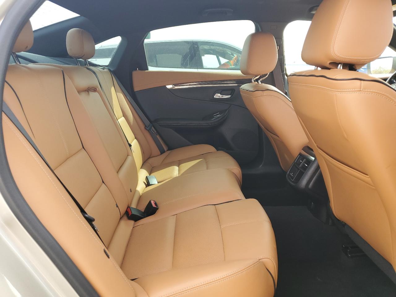 2015 Chevrolet Impala - Image 10