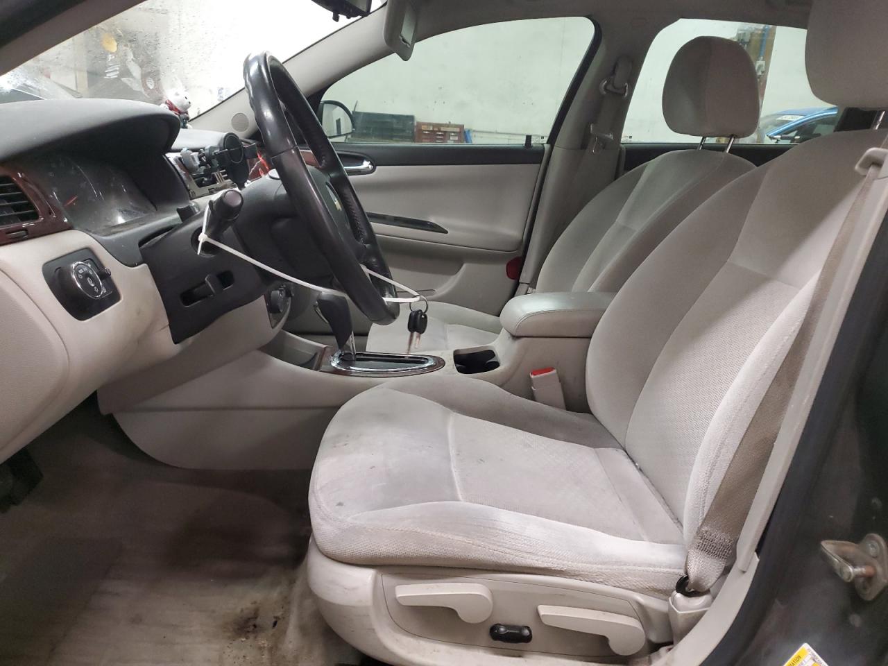 2010 Chevrolet Impala - Image 7