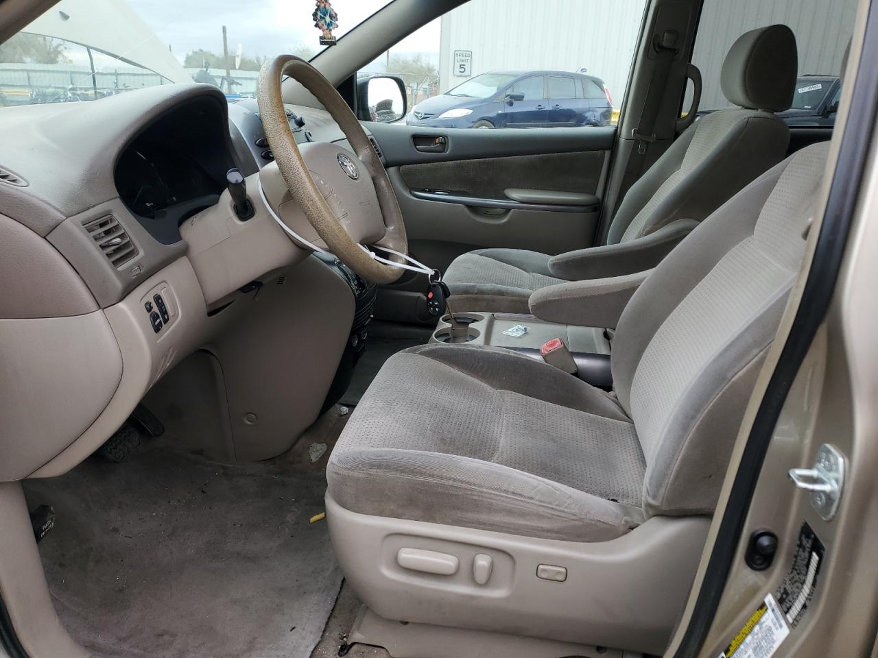 2006 Toyota Sienna - Image 7