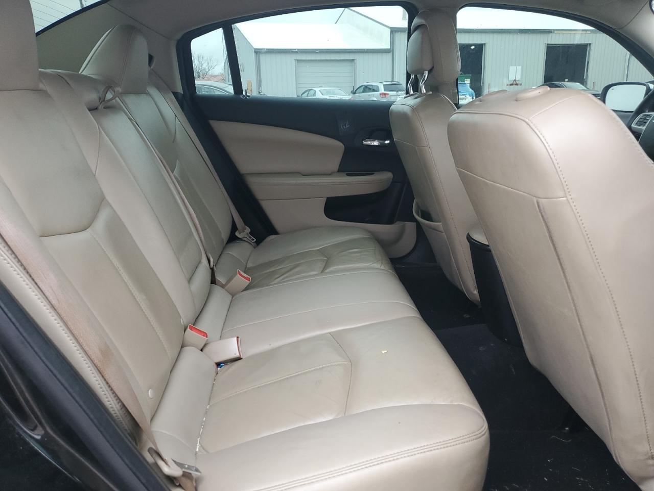 2013 Chrysler 200 - Image 10