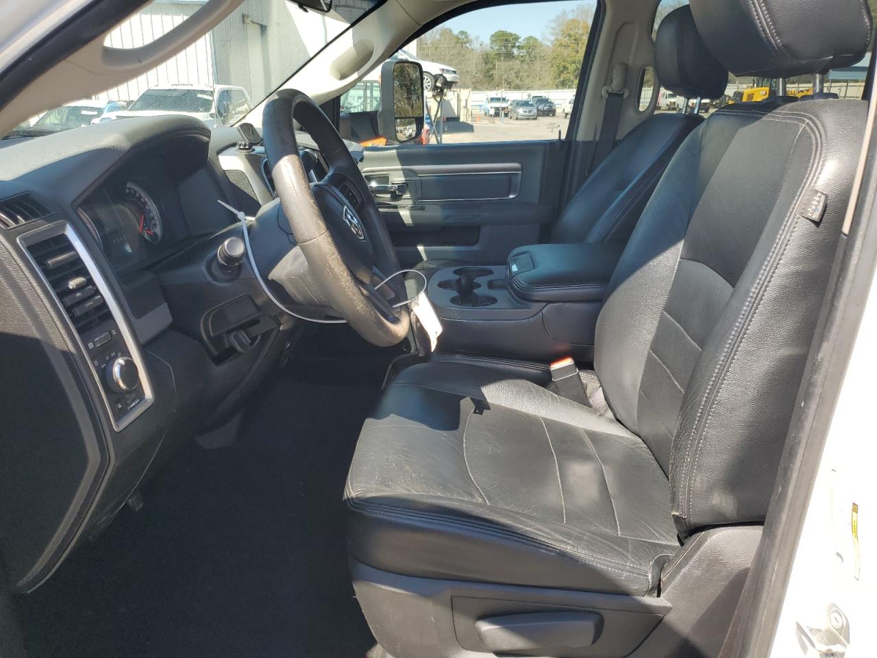 2018 RAM 3500 - Image 7