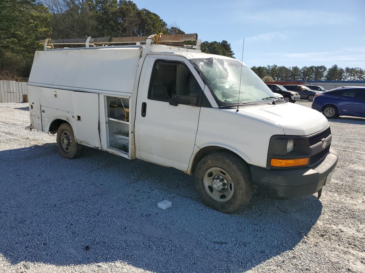 2015 Chevrolet Express - Image 4