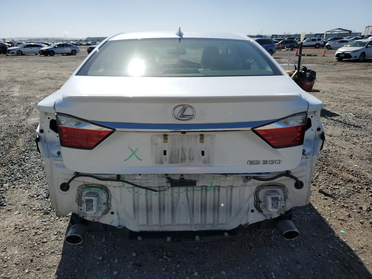2015 Lexus ES - Image 6