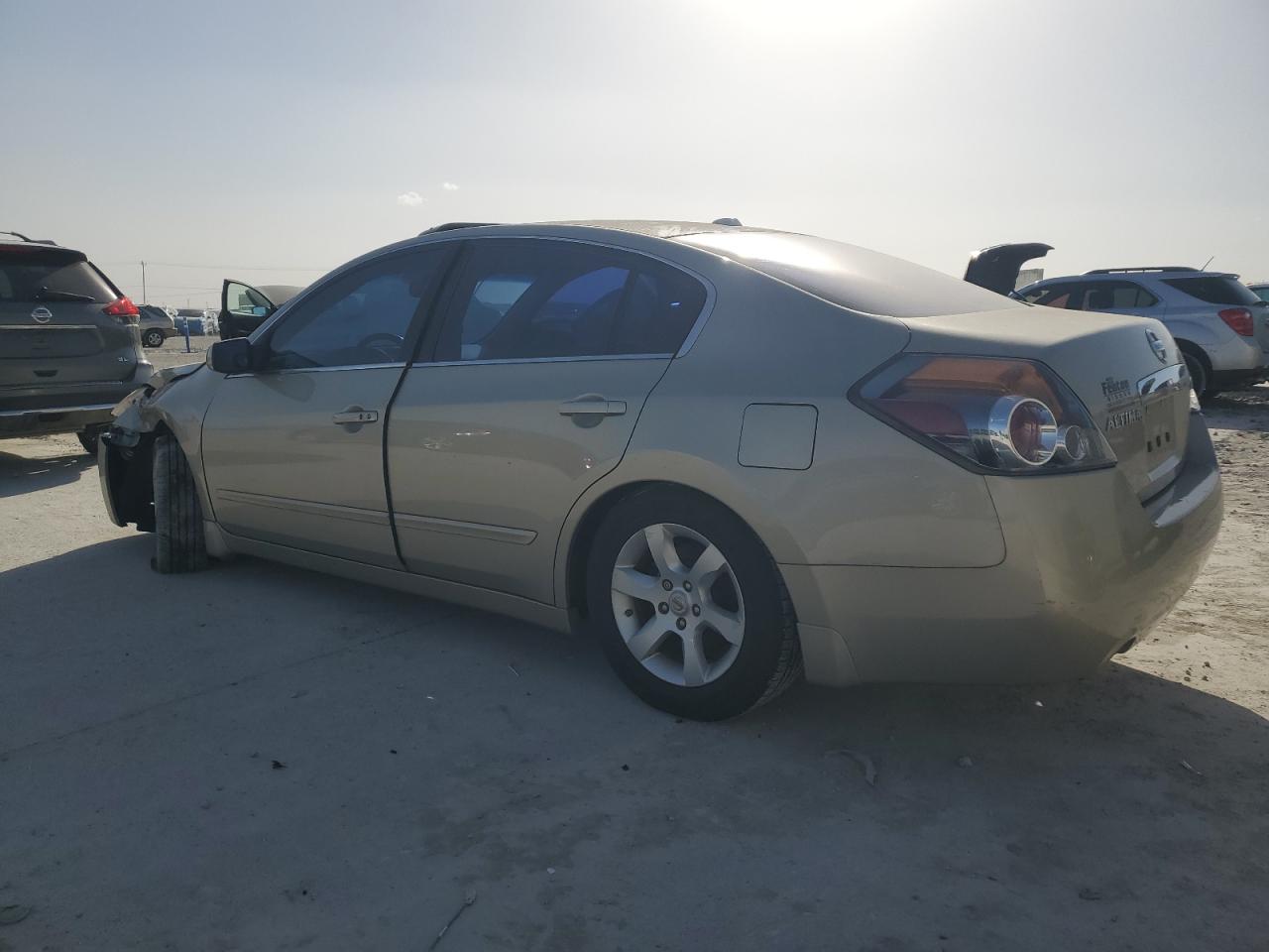 2009 Nissan Altima - Image 2