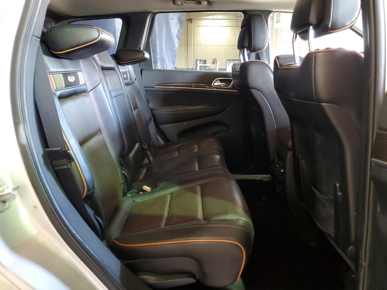 2011 Jeep Grand Cherokee - Image 11