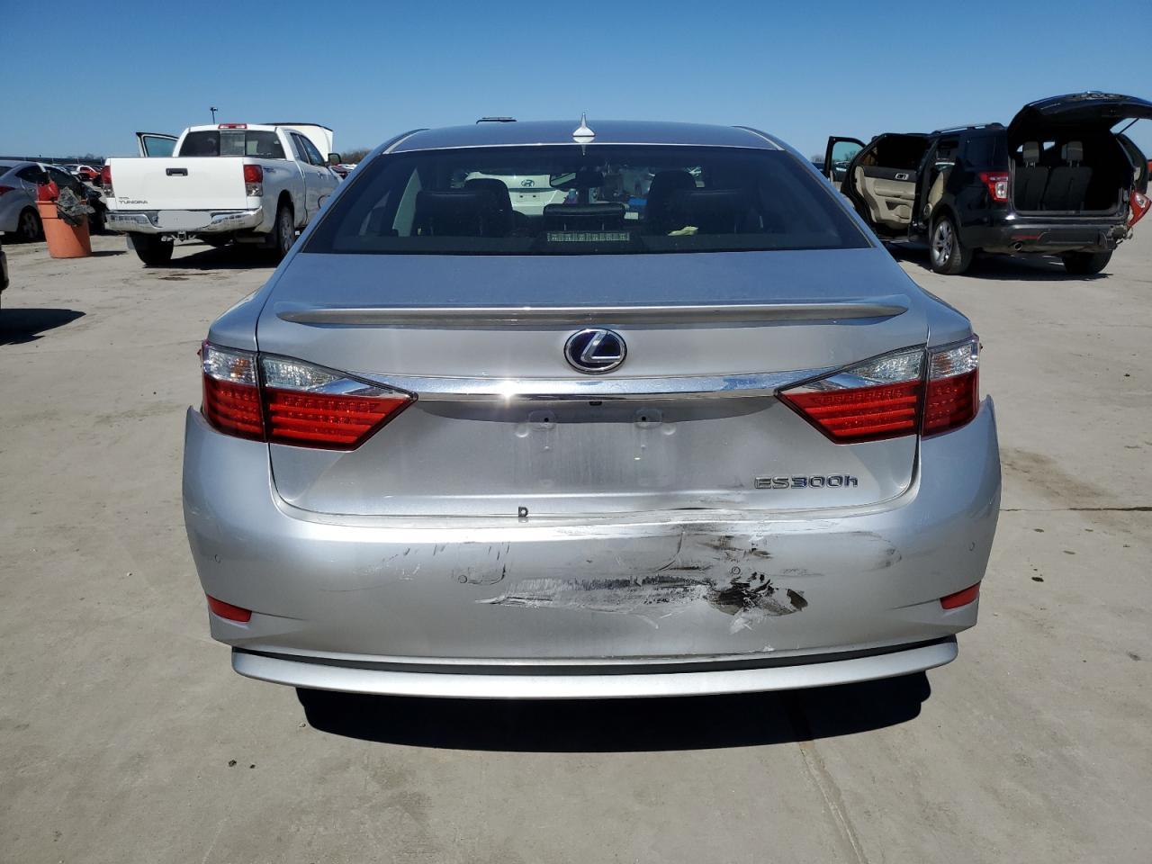 2014 Lexus ES - Image 6