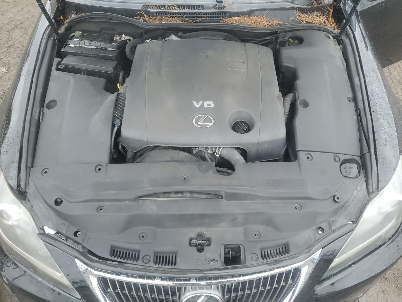 2011 Lexus IS - Image 11
