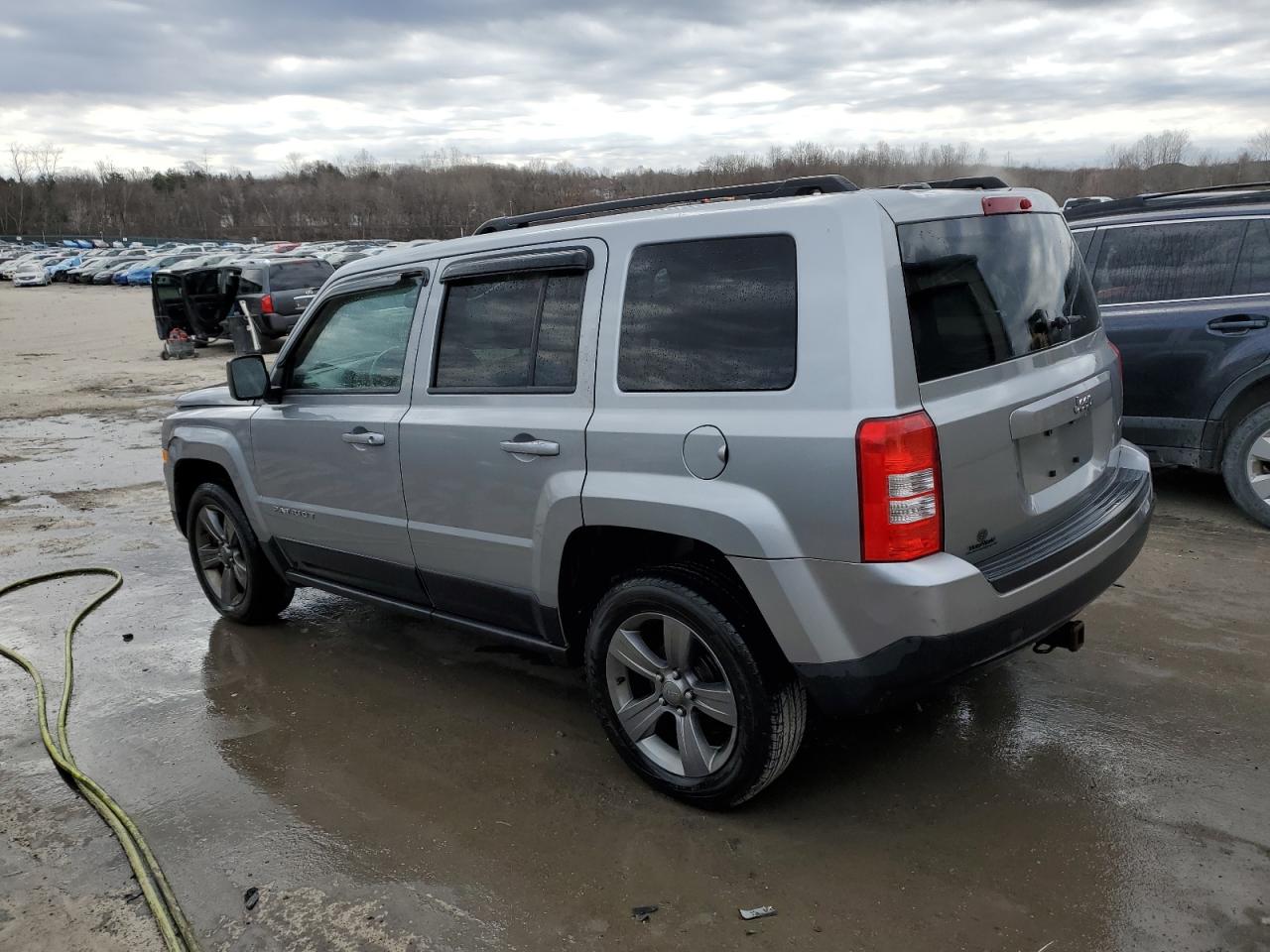 2015 Jeep Liberty (Patriot) - Image 2